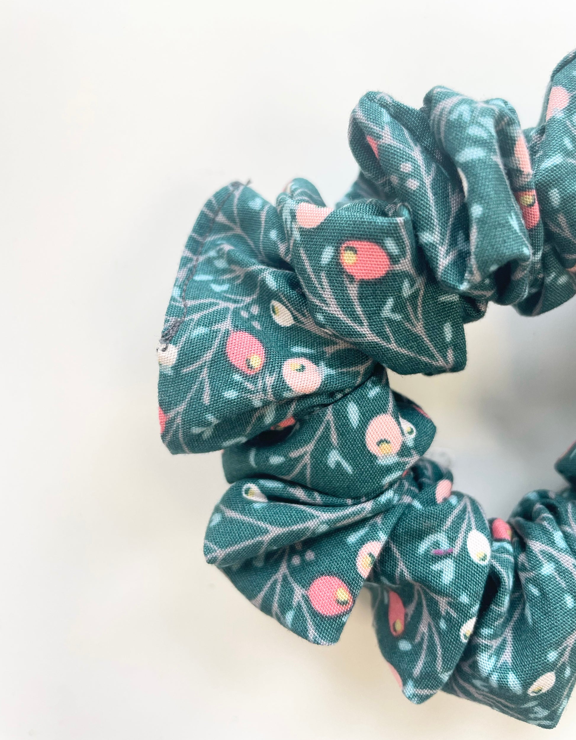 Winterberry Mini Scrunchie - Gordon Craftworks